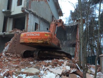 Демонтаж многоквартирного дома
