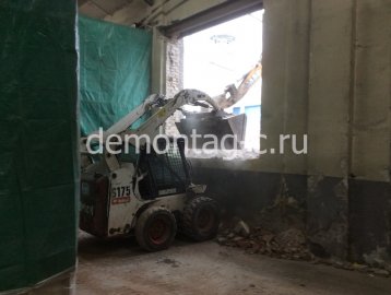 Внутренний демонтаж кирпичных и бетонных перегородок