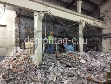 Внутренний демонтаж кирпичных и бетонных перегородок