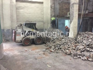 Внутренний демонтаж кирпичных и бетонных перегородок